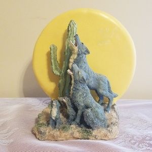 Wolf family figurine